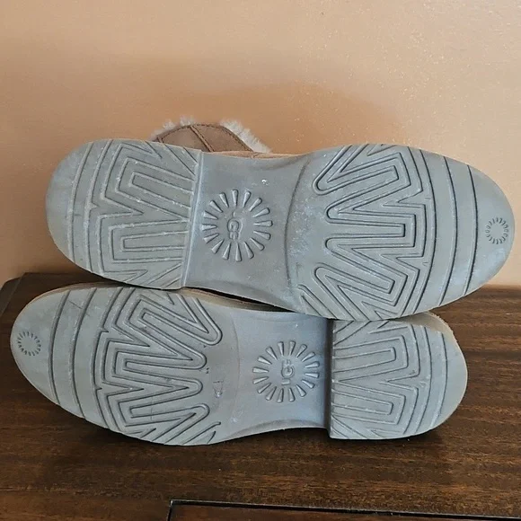 UGG Women's Brown and Cream Lace-Up Winter Boots - Picture 9 of 15